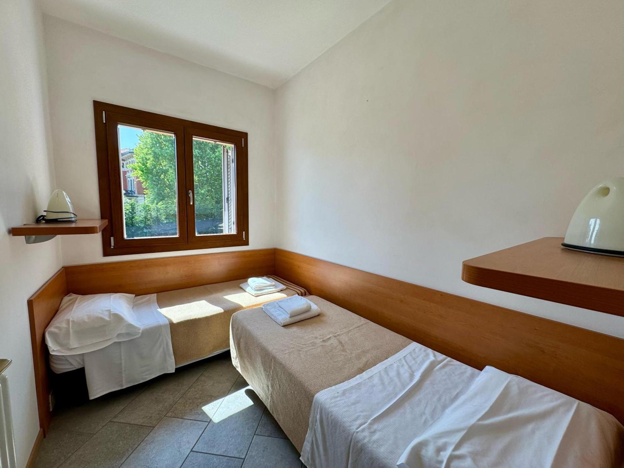 Easy Apartments Peschiera Peschiera del Garda Extérieur photo